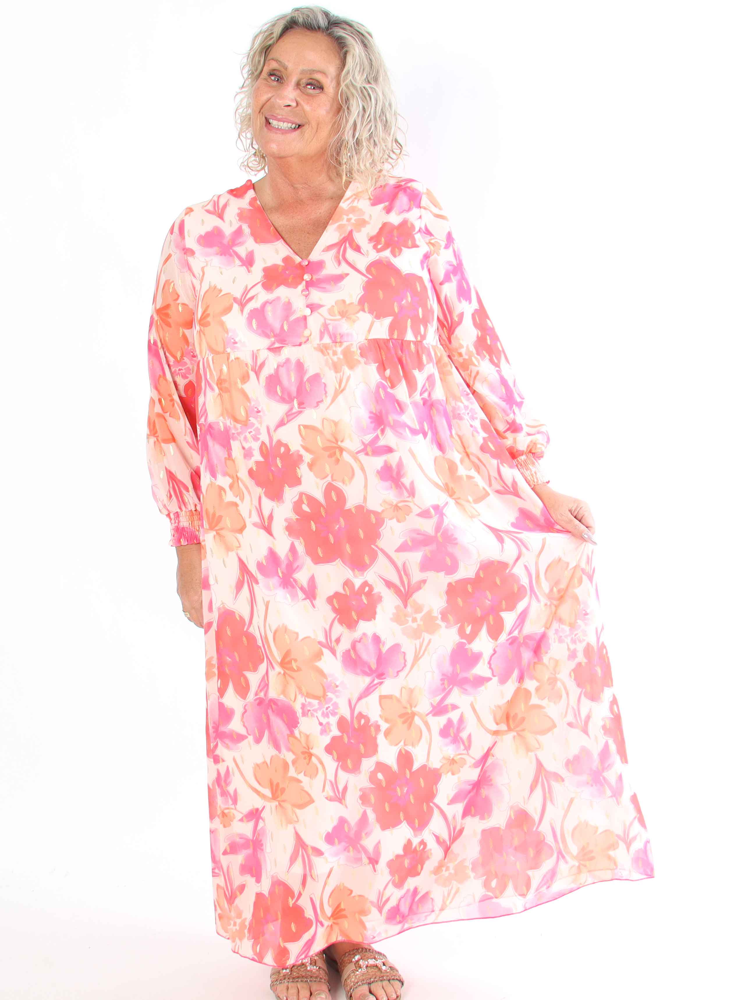 Mika - Söt plus size sommarklänning i chiffong med guldnitar